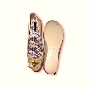 Lazo cream 7 fits size 8